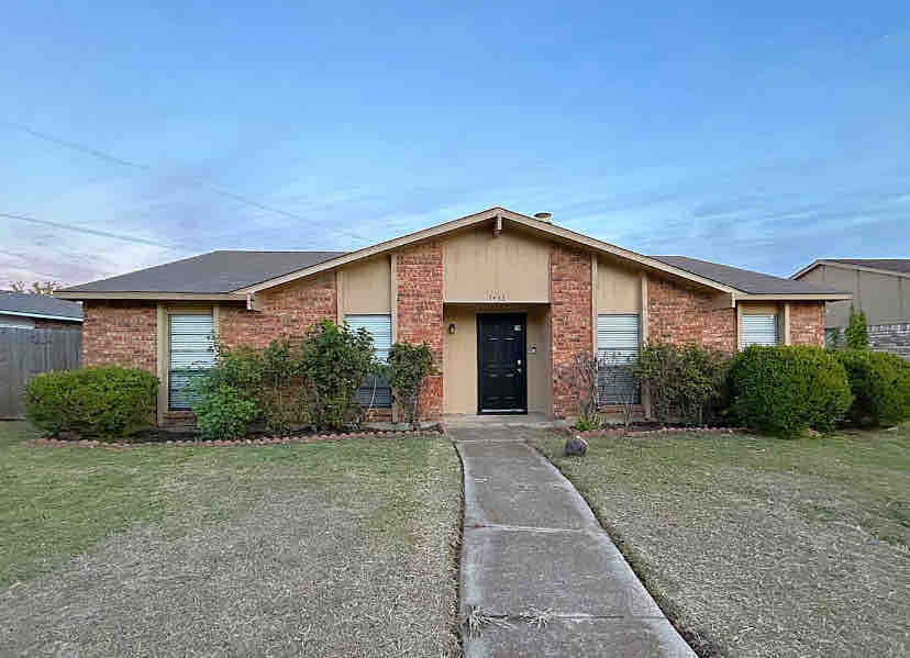 Single Family Home For Lease in Dallas, Texas