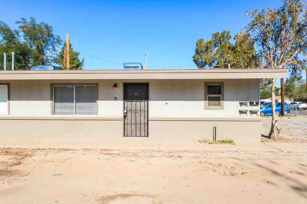 Resident Available For Lease Long Term & Short Term in Glendale, Arizona