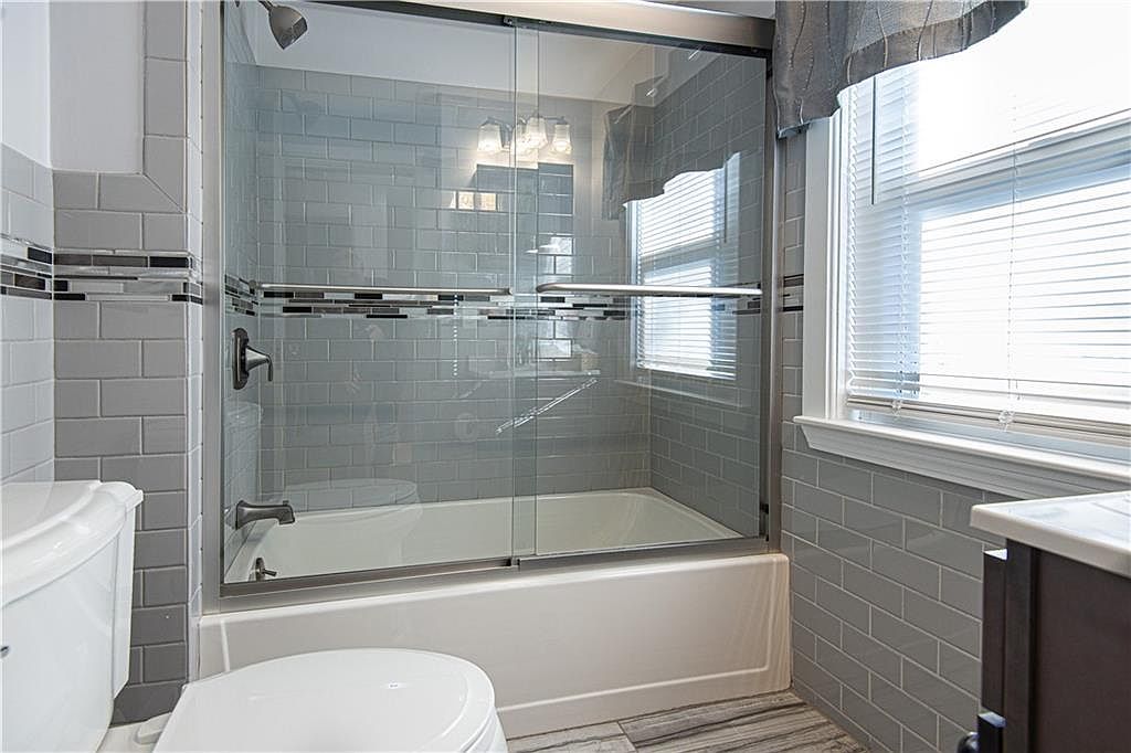 Charming Cape Cod - Move-In Ready! gallery image in Riverside, Rhode Island