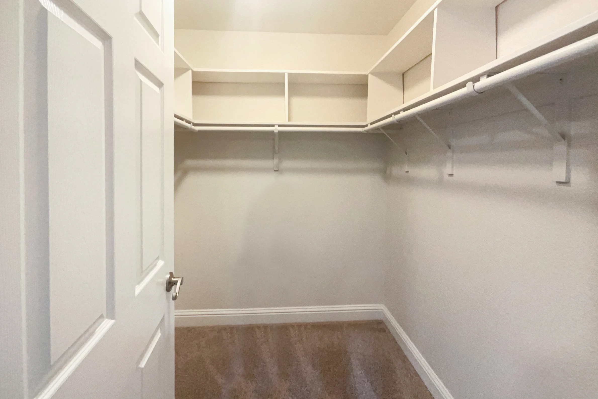AWESOME AND AFFORDABLE SINGLE FAMILY HOME IN A SOUGHT AFTER LOCATION! gallery image in Antelope, California