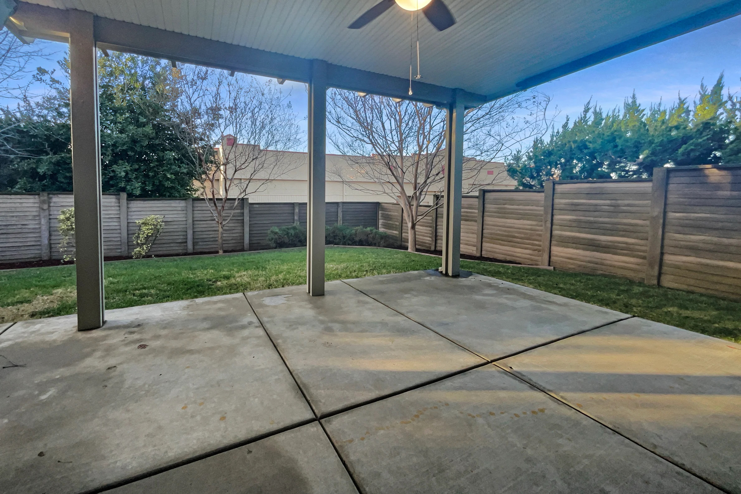 AWESOME AND AFFORDABLE SINGLE FAMILY HOME IN A SOUGHT AFTER LOCATION! gallery image in Antelope, California