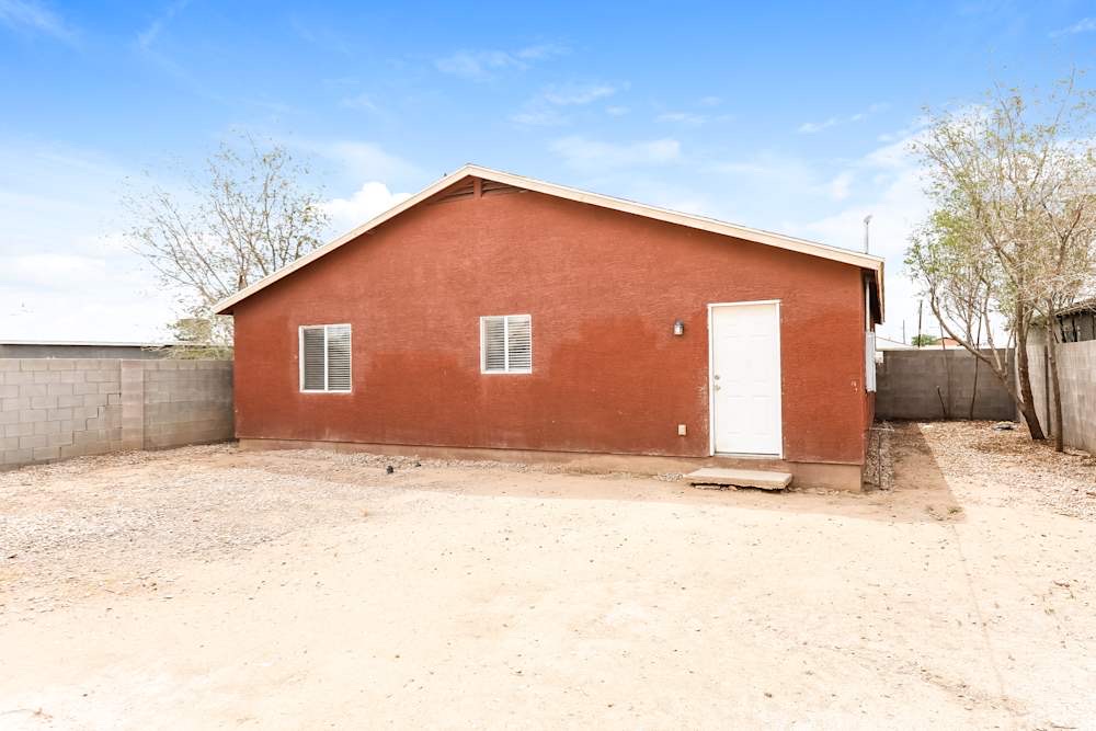 COZY HOME FOR RENT gallery image in phoenix, Arizona