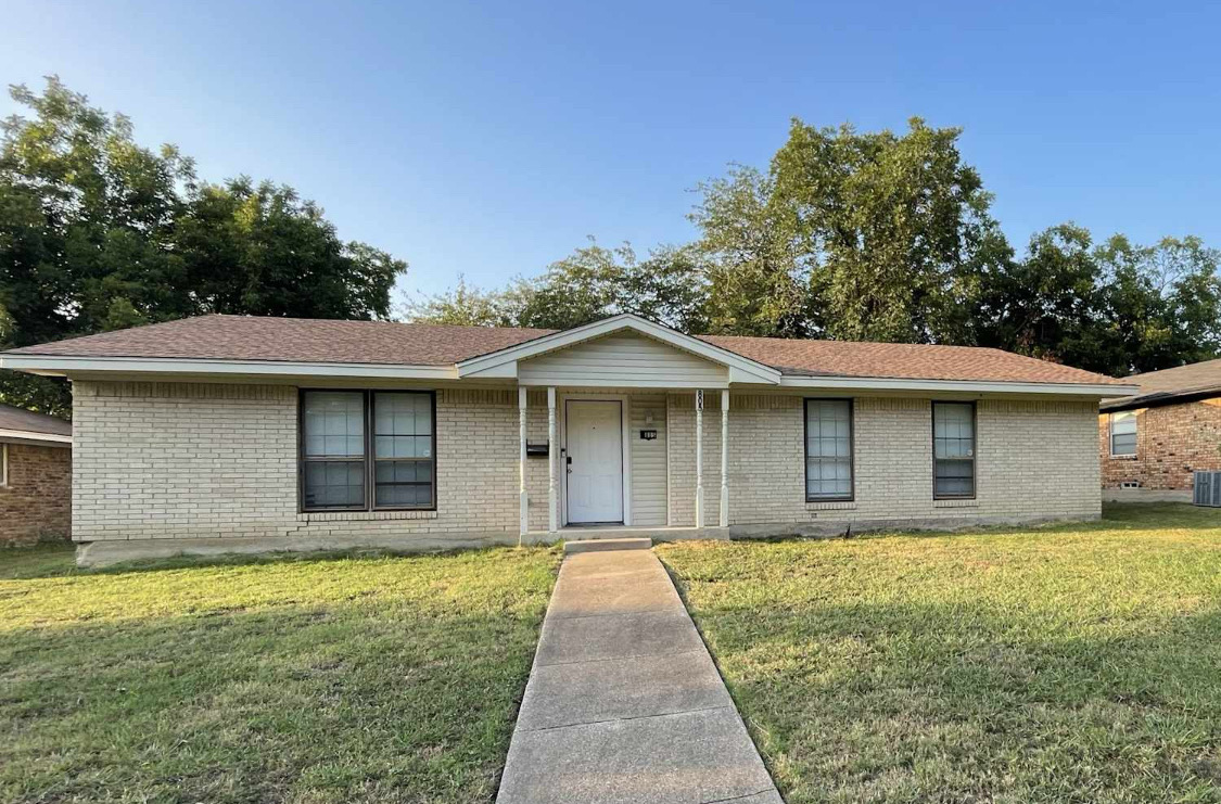 Blessed home for your family gallery image in Dallas, Texas