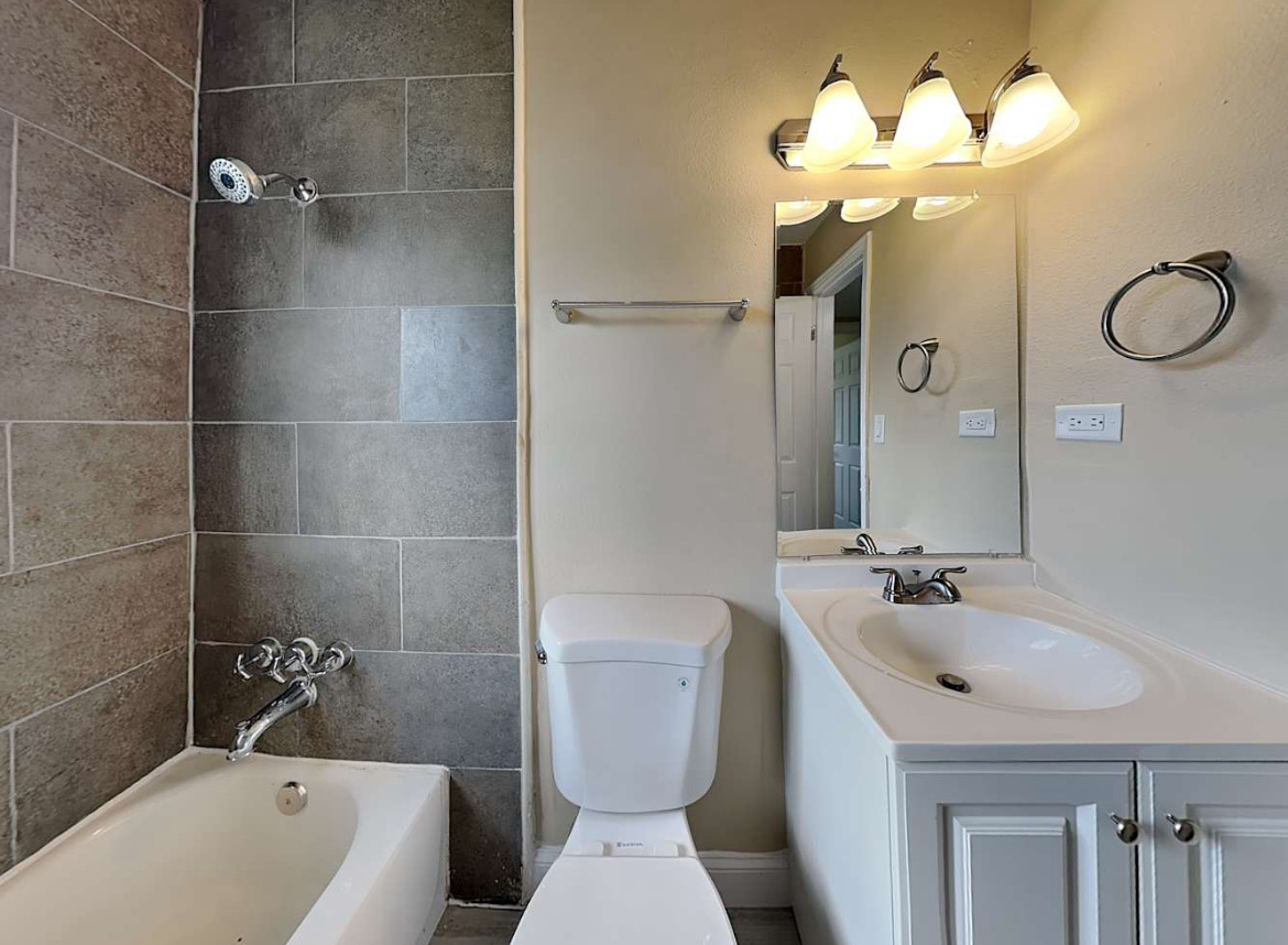 1543/ 3br - 130ft7 - Modern 3Bed/1Bath FullyFurnished in Orlando, FLL gallery image in Orlando, Florida