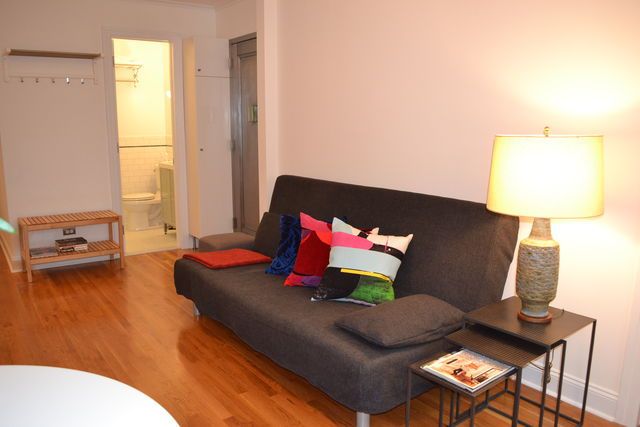 SPACIOUS 1 BED/ 1 BATH APARTMENT IN DOWNTOWN PALO ALTO gallery image in Palo Alto, California