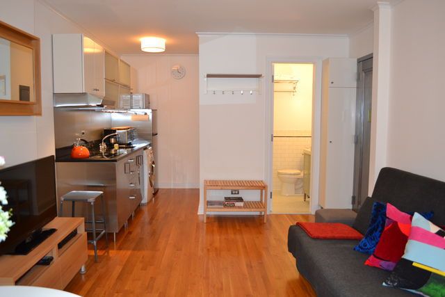 SPACIOUS 1 BED/ 1 BATH APARTMENT IN DOWNTOWN PALO ALTO gallery image in Palo Alto, California