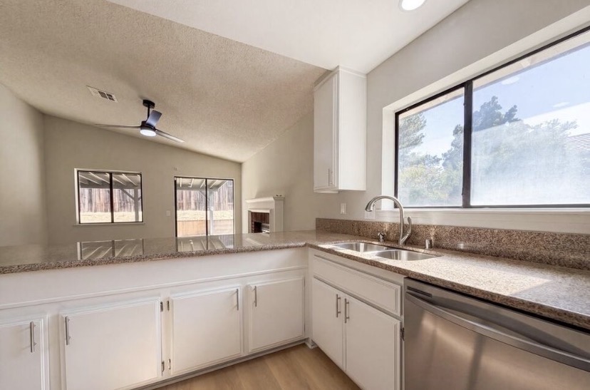 Family homes for rent gallery image in Lancaster, California