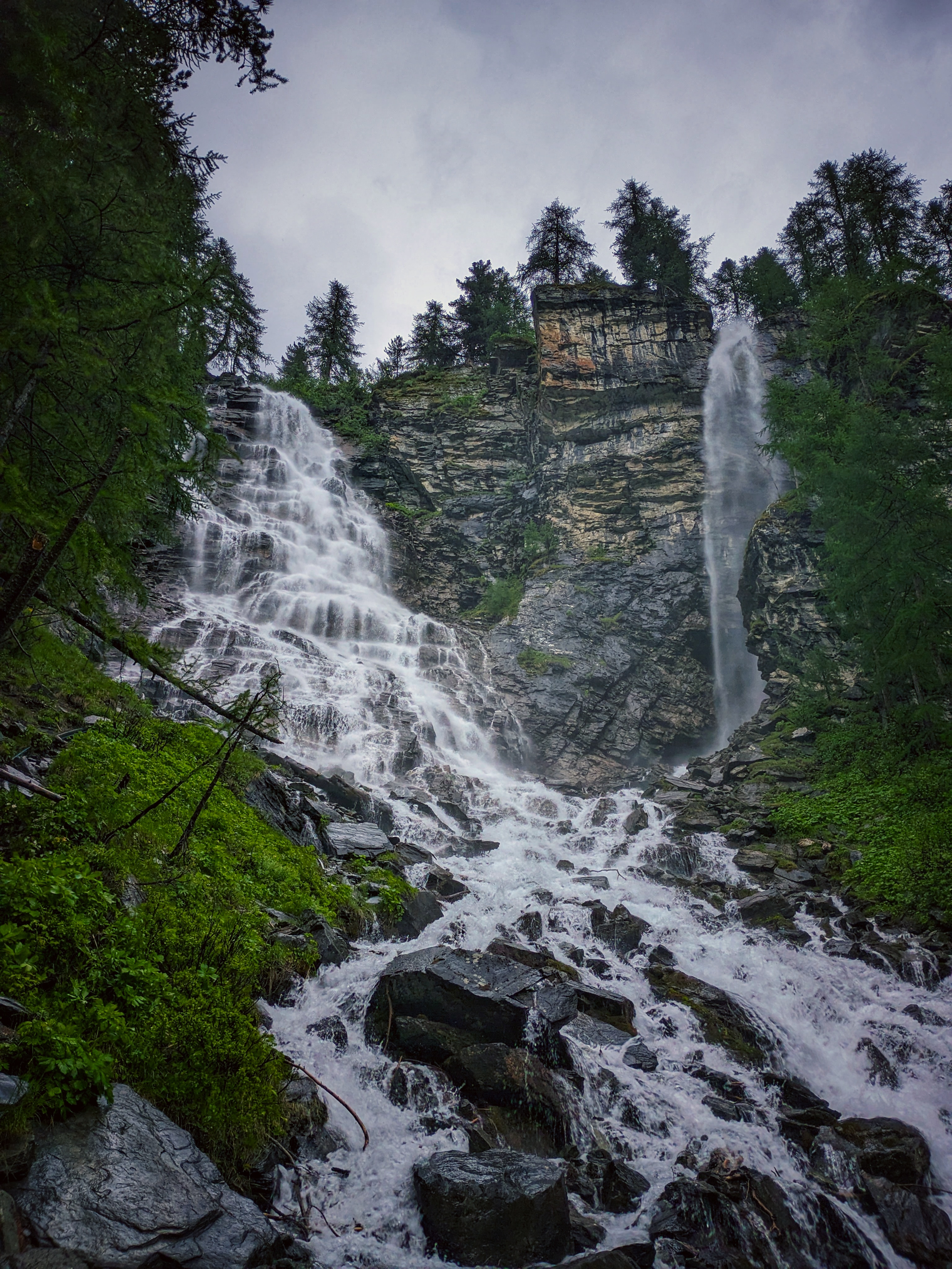 The Entrelor waterfall