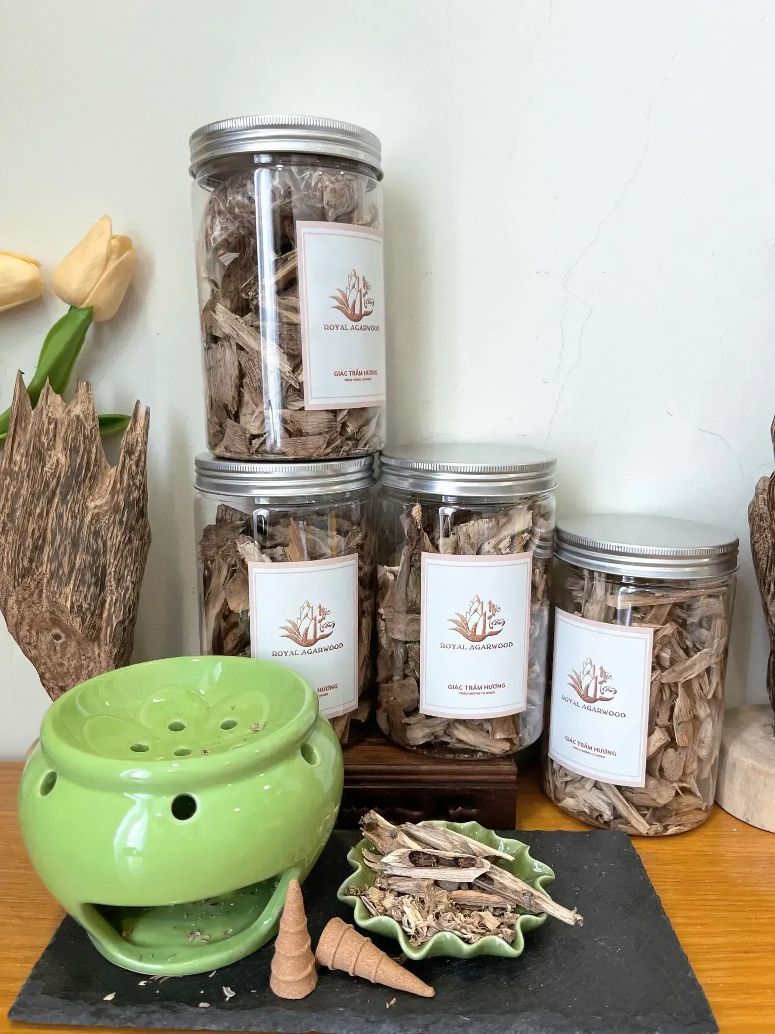 Vụn trầm hương + xát tỉa sợi trầm hương dùng xay làm nhang, xông, đốt tự nhiên [ Hộp 100g]