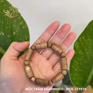 Vòng tay - lắc tay Trầm hương thiên nhiên Kiến tốc Việt 10 ly 10 mm