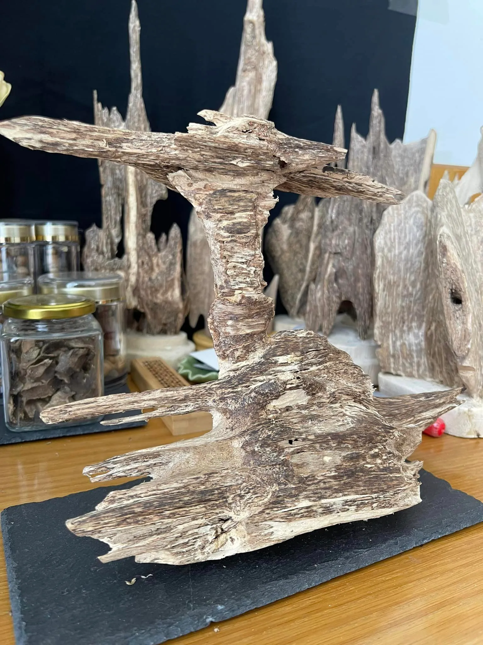 Hết hàng_Trầm hương cảnh phong thuỷ-Máy bay-Trầm hương kiến xí, vân mộc tự nhiên, ghép khối Mộc Trầm Agarwood