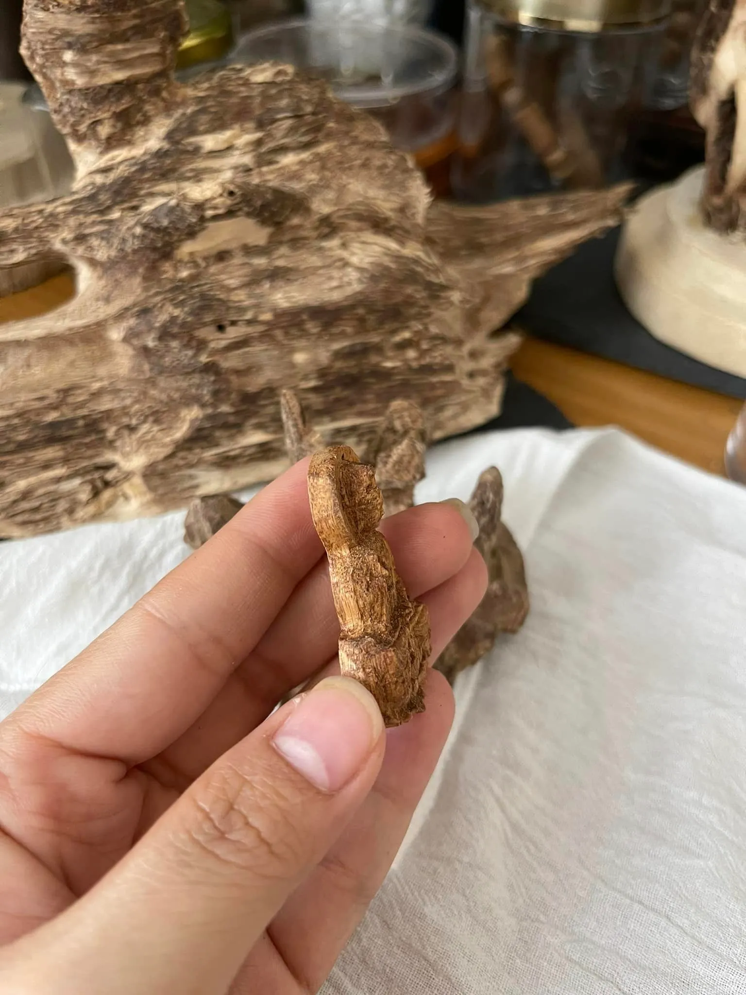 Mặt dây chuyền Trầm hương tự nhiên Quan Âm