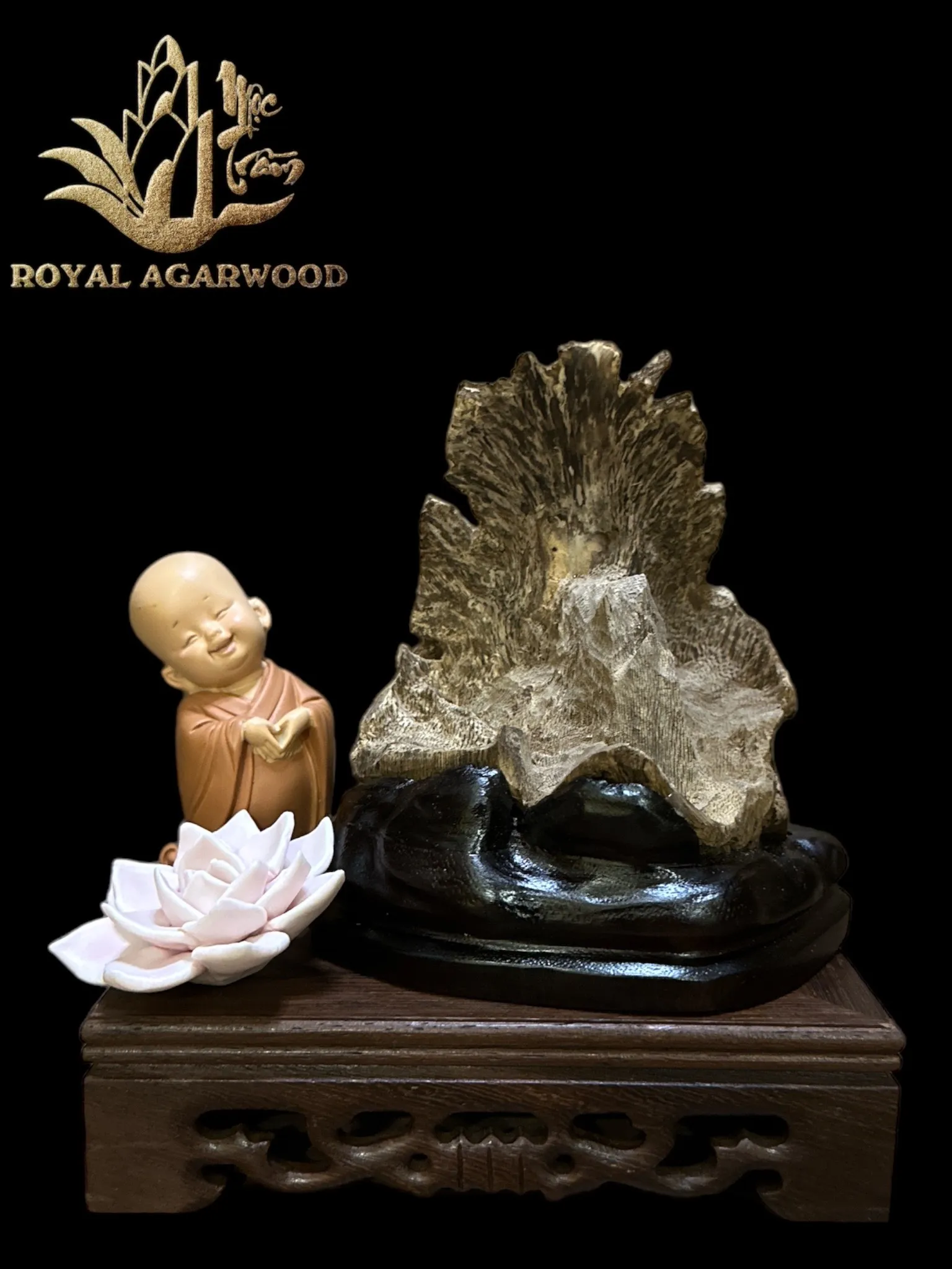 Hết hàng_Trầm hương cảnh tự nhiên - Trầm cảnh dáng Rẻ Quạt để trưng bày ô tô