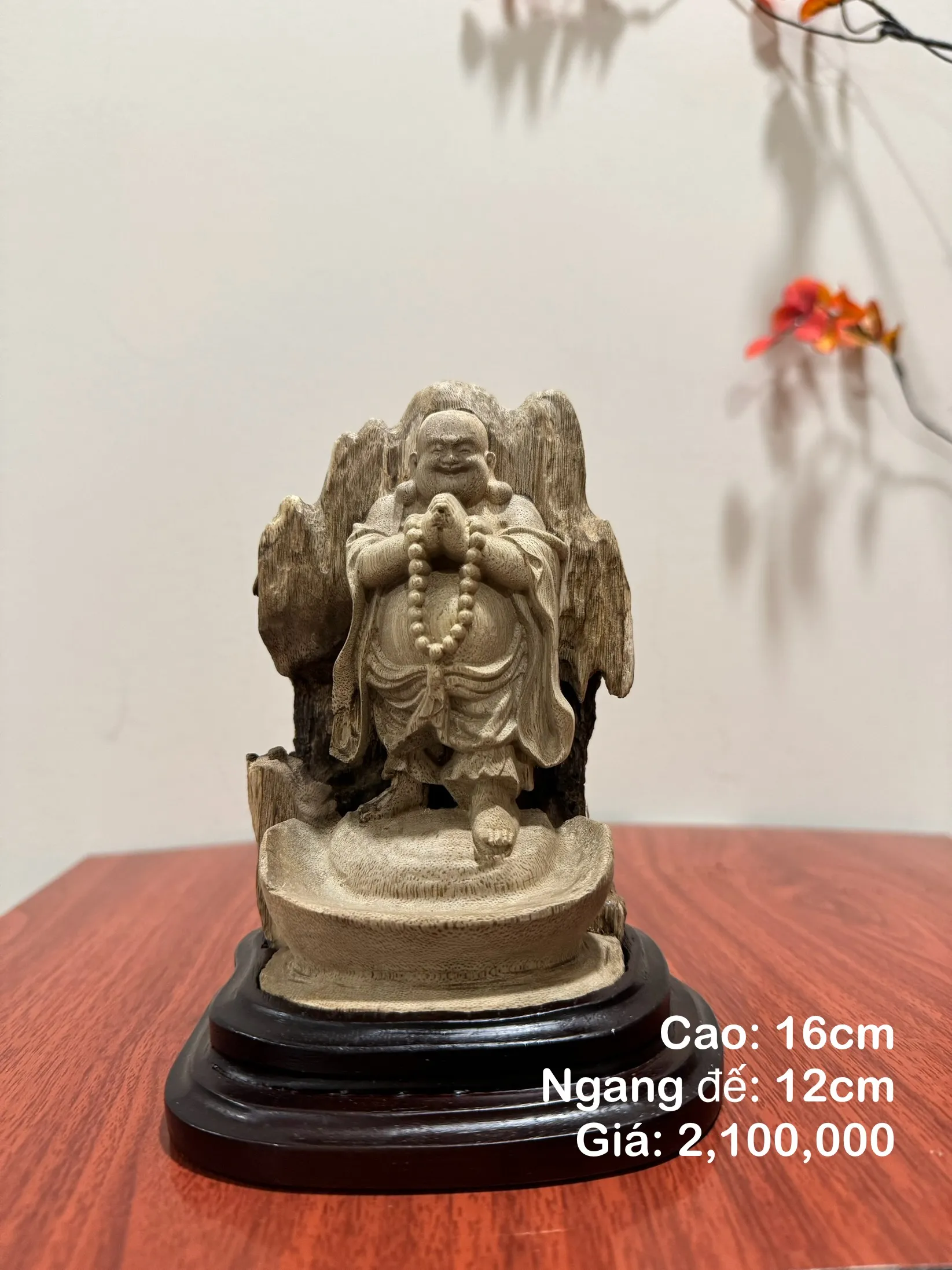 Hết hàng_Tượng trầm hương để xe ô tô_ Tượng trầm hương điêu khắc Phật Di Lặc cao 16 cm