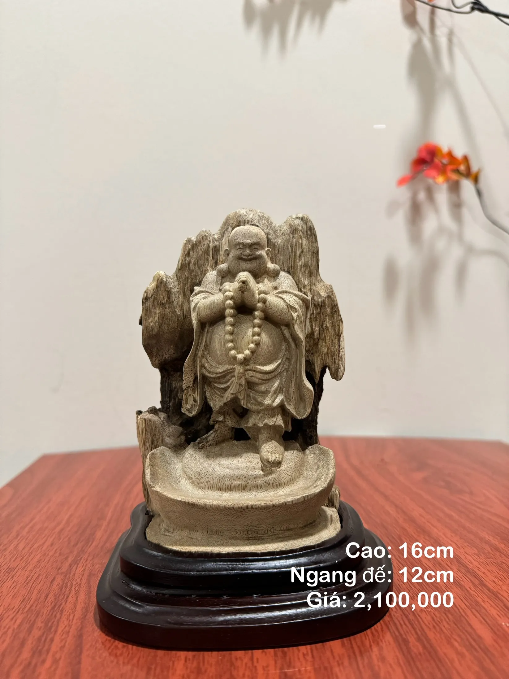 Hết hàng_Tượng trầm hương để xe ô tô_ Tượng trầm hương điêu khắc Phật Di Lặc cao 16 cm