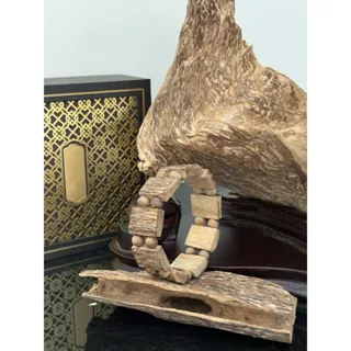Vòng tay trầm hương bản lắc tay thô từ phôi trầm hương tự nhiên Trầm kiến Việt Nam