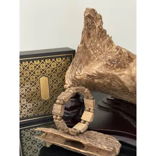 Vòng tay trầm hương bản lắc tay thô từ phôi trầm hương tự nhiên Trầm kiến Việt Nam