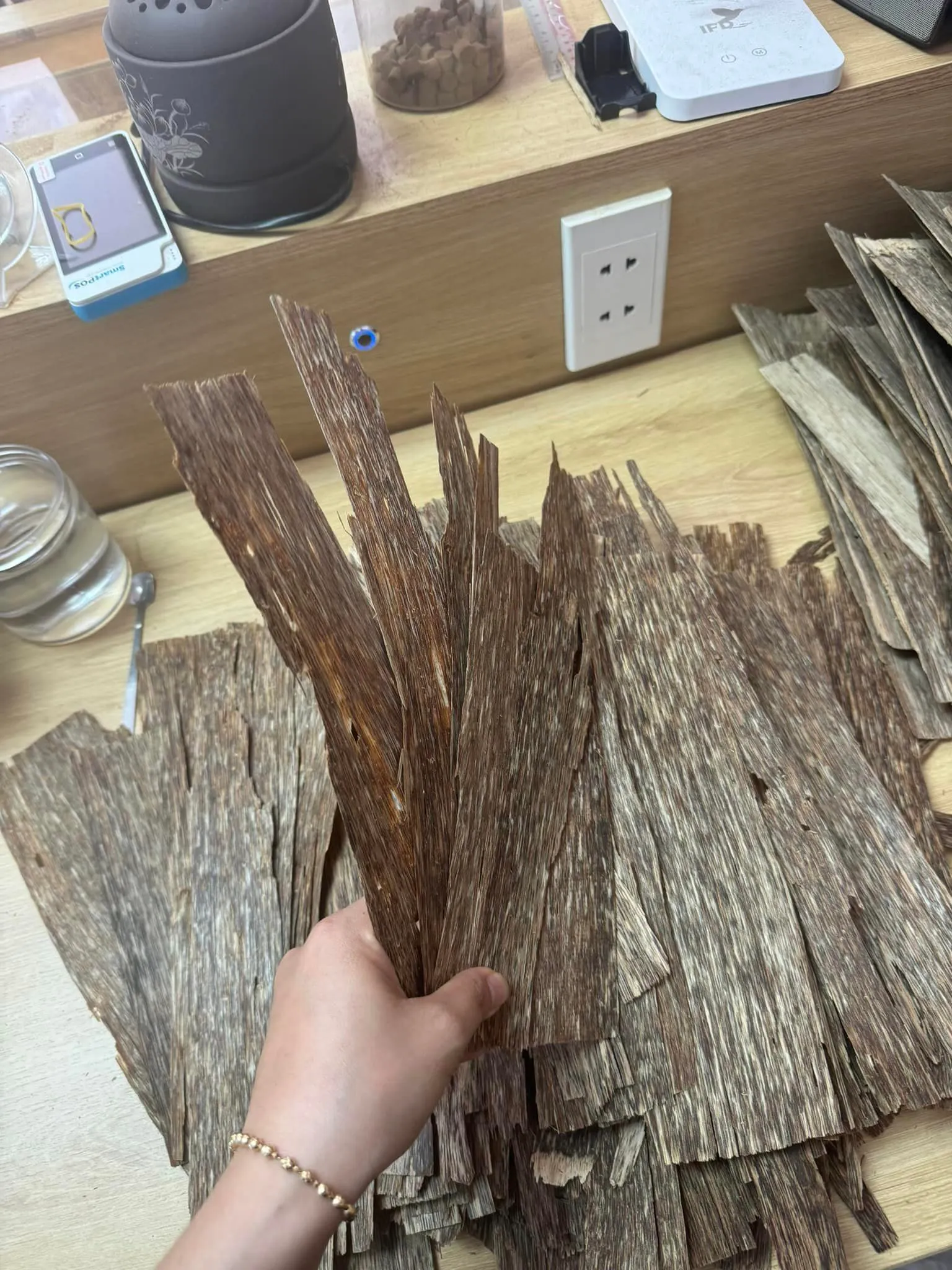 Trầm sánh 2 mặt dầu, siêu mỏng 0.2 mm , dầu tốt