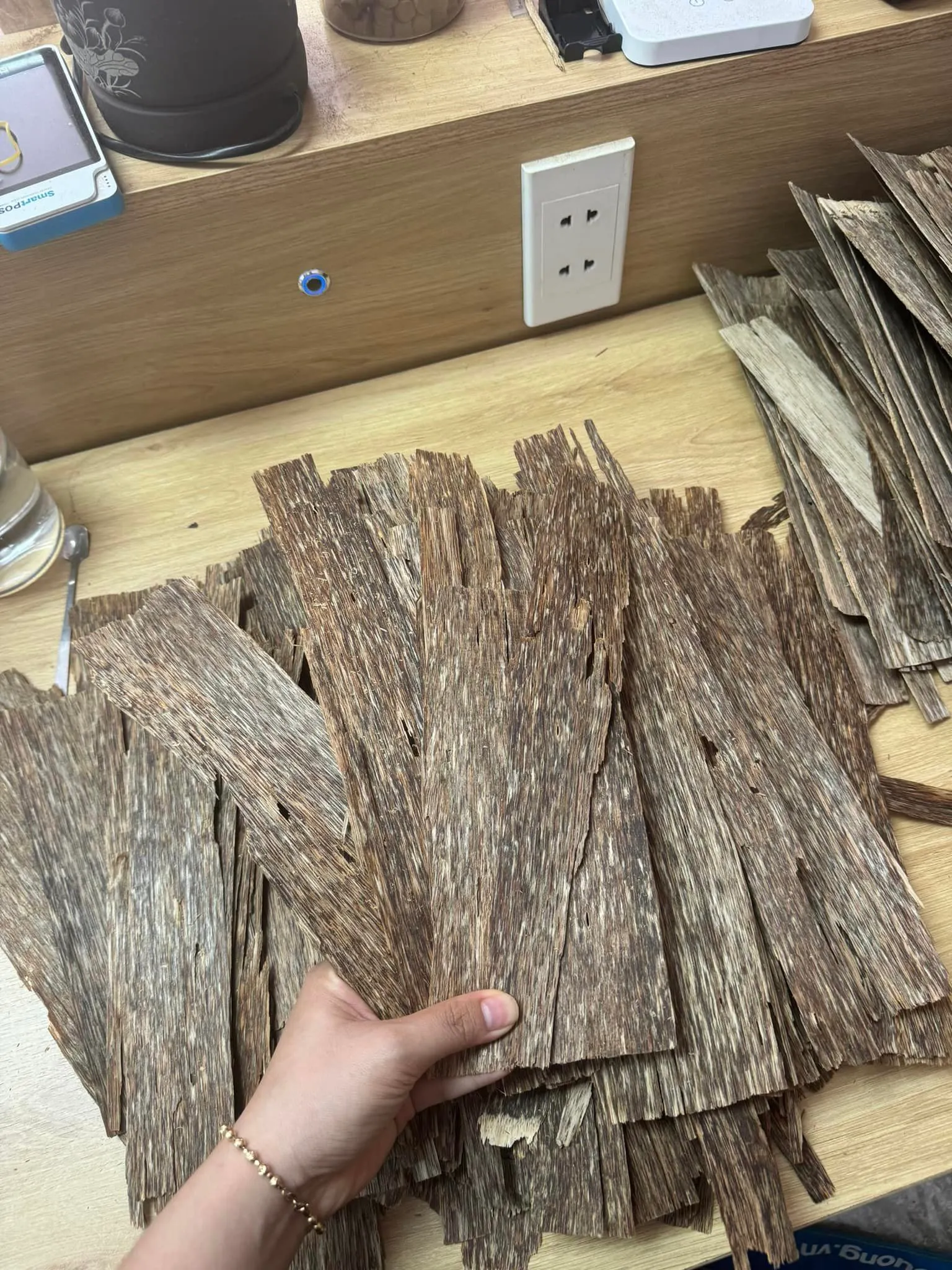 Trầm sánh 2 mặt dầu, siêu mỏng 0.2 mm , dầu tốt