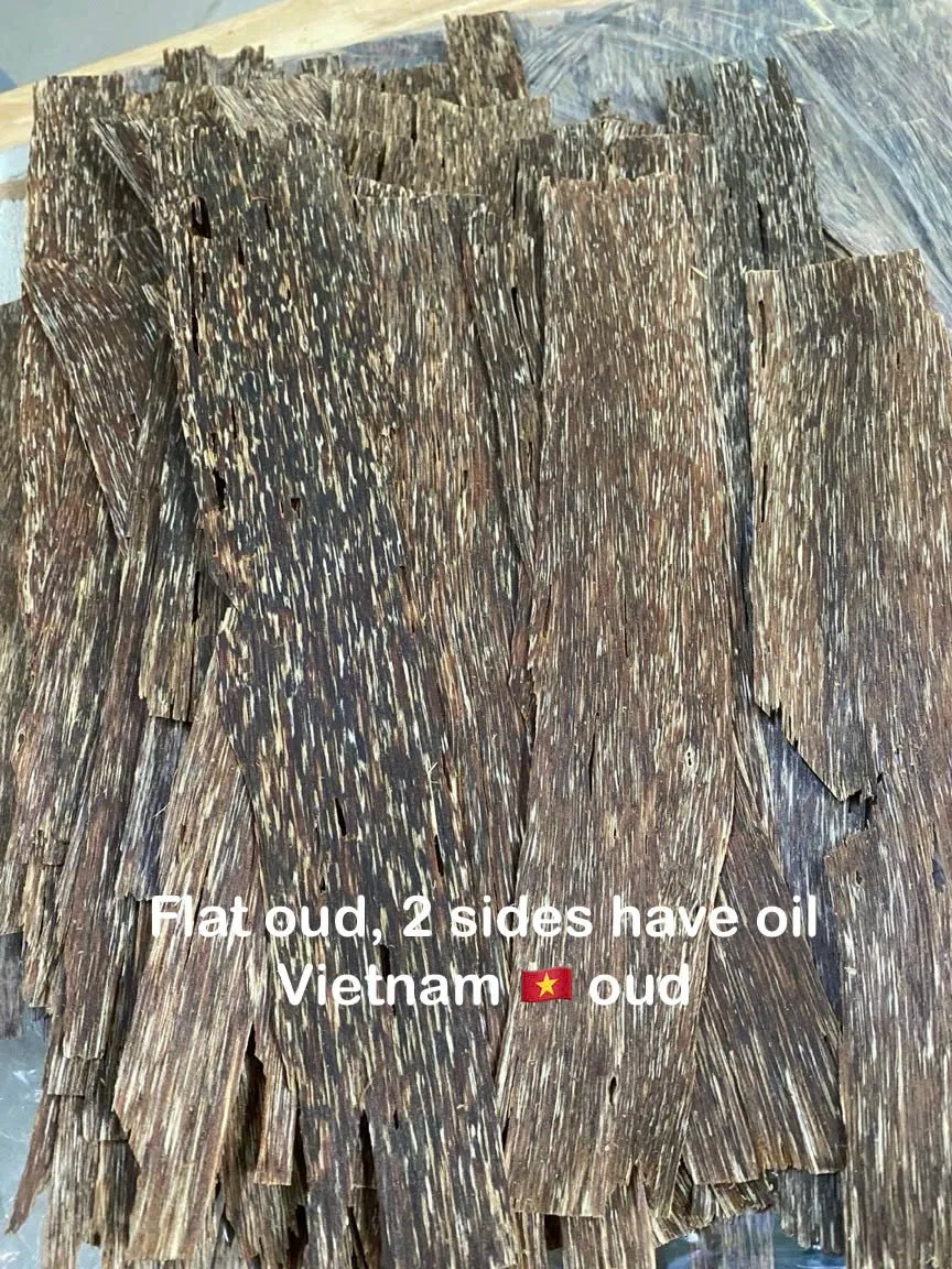 Trầm hương xông Trầm sánh 2 mặt dầu 0.2 mm VIP ( Flat oud 2 sides VIP from Vietnam)