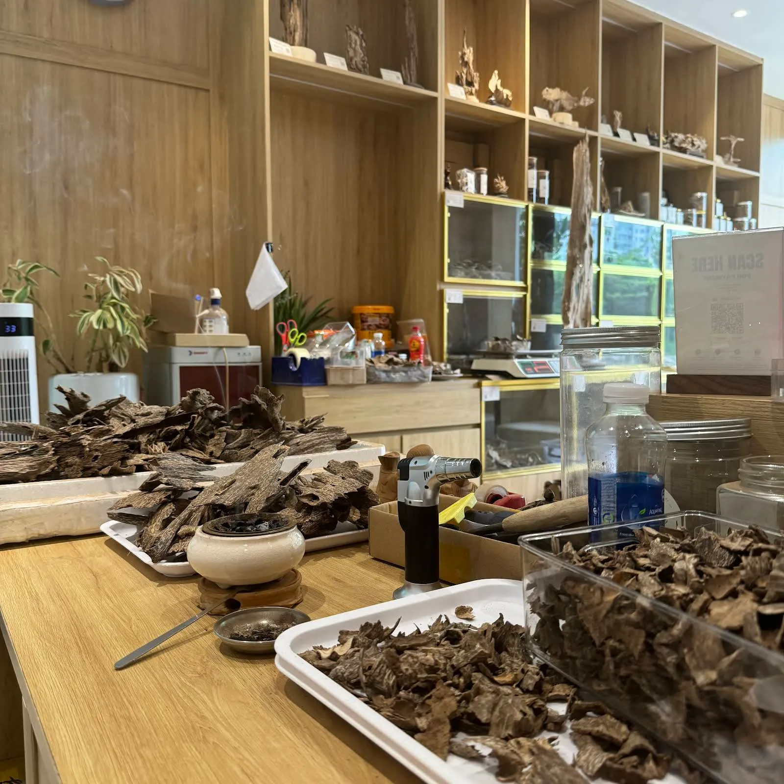 Trầm hương xông_ Vụn trầm khoan siêu dầu, tinh dầu tự nhiên