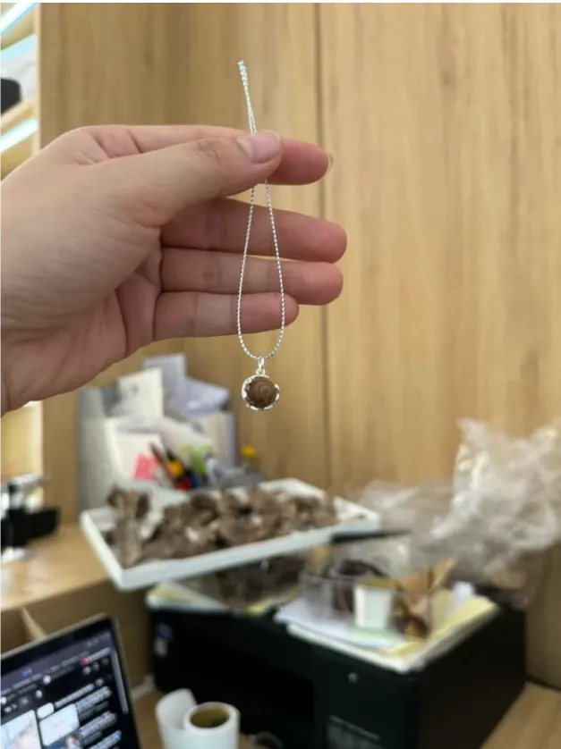 Mặt dây chuyền trầm hương tự nhiên tròn bọc bạc Mộc Trầm Agarwood