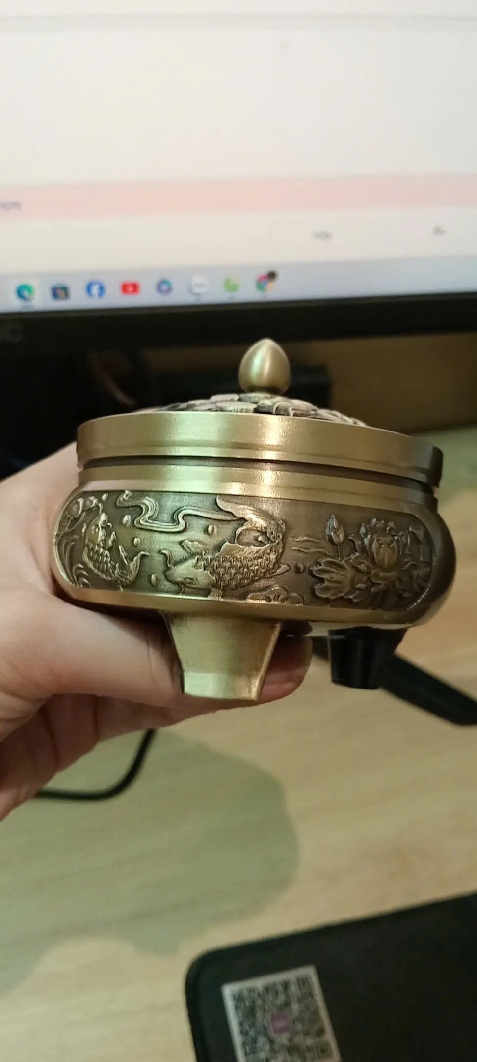 Lư Đồng Xông Trầm Hương Dáng Họa Tiết Rồng Phượng_Cá Chép Đường Kính 9.2 cm