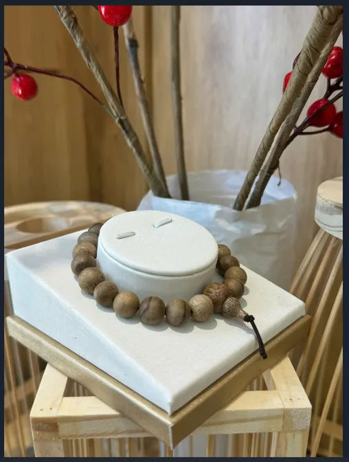 VÒNG TRẦM HẠT TRÂN CHÂU_QUÝ PHÁI, THANH LỊCH