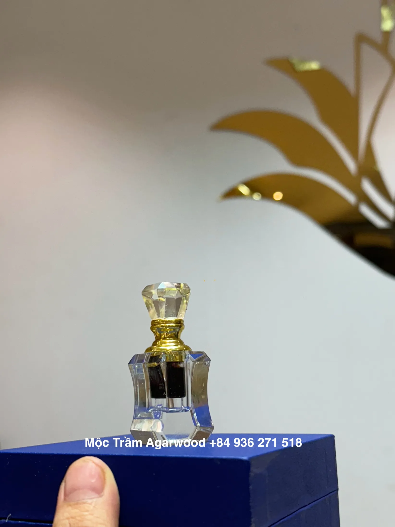 Tinh dầu trầm hương nguyên chất cao cấp - Vietnam Agarwood Oil - Mộc Trầm Agarwood 