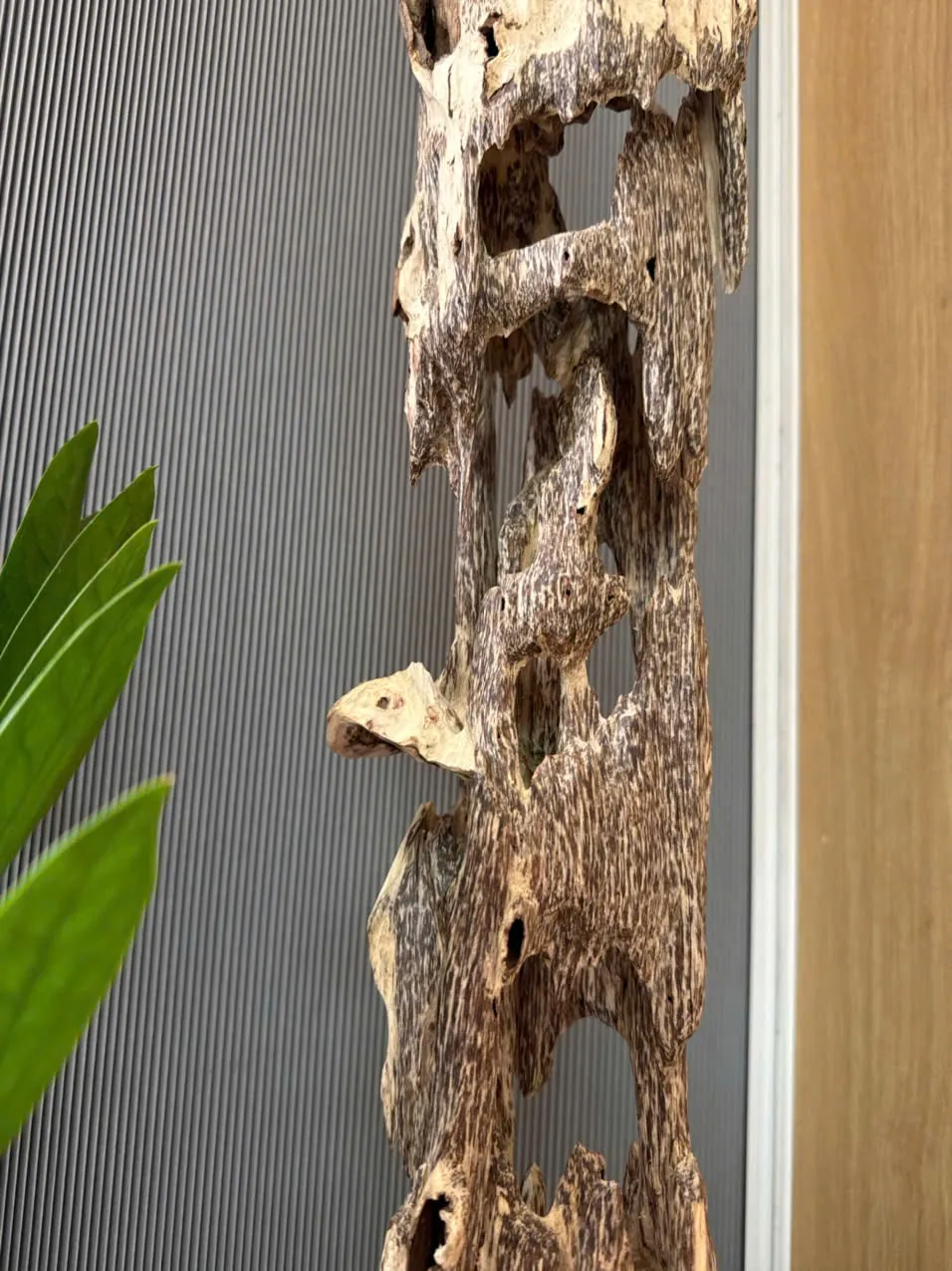 Trầm cảnh khối trầm hương tự nhiên trang trí cao 86cm Mộc Trầm Agarwood