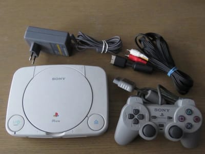 CONSOLE PLAYSTATION PSONE COMPLET A VOIR