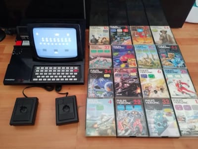 Console videopac JET 27 + 16 jeux