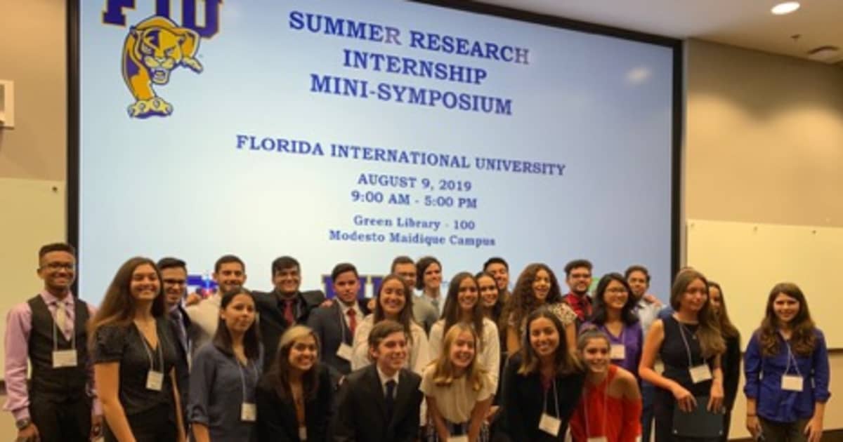 High school budding scientists invade FIU labs FIU News Florida