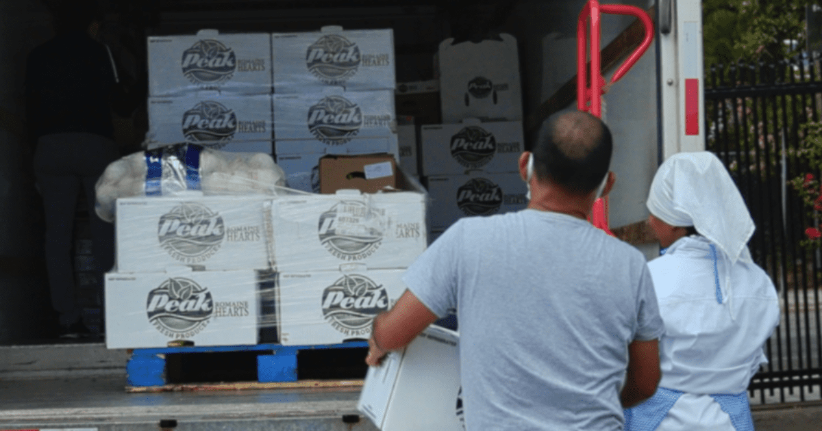 Members Of Fiu Community Local Food Industry Donate 6 000 Meals To Homeless Shelters Fiu News Florida International University