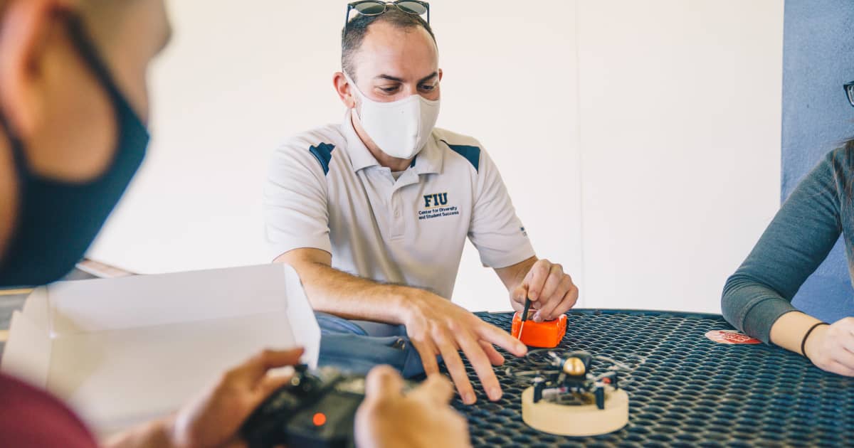 Engineering course explores ethical, social responsibilities in solving real-world challenges - FIU News