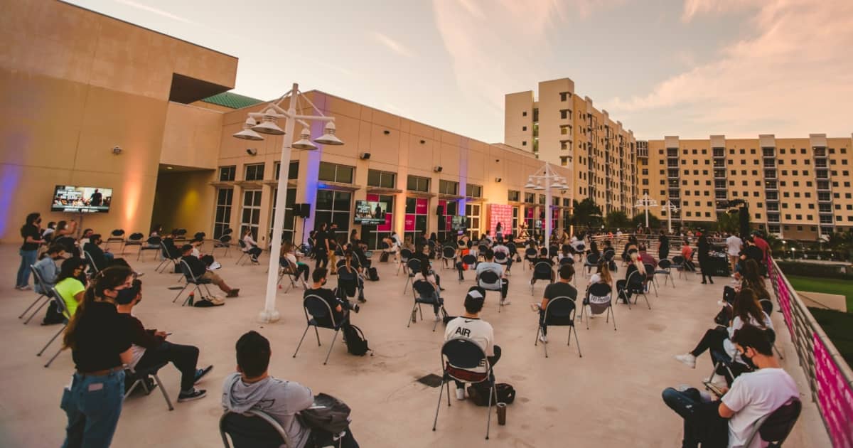 Students head back to campus for David Grutman Experience: The Class - Vimarsana News