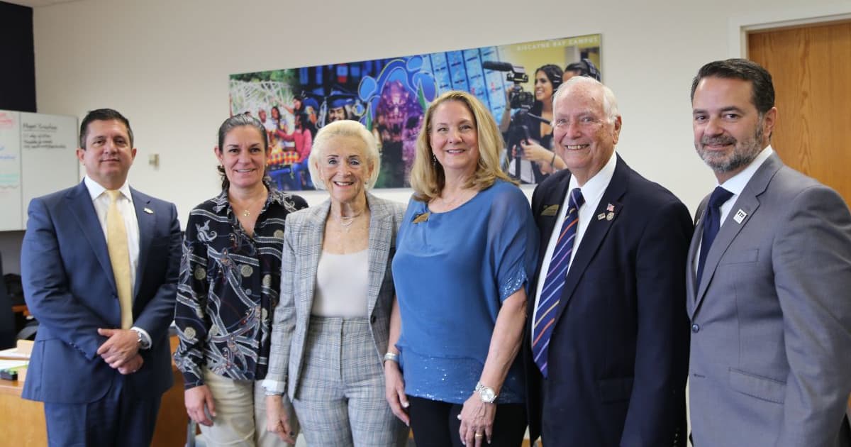 Community leader Norman S. Edelcup makes endowed gift to support Golden Gift First Generation Student Scholarships - Vimarsana News