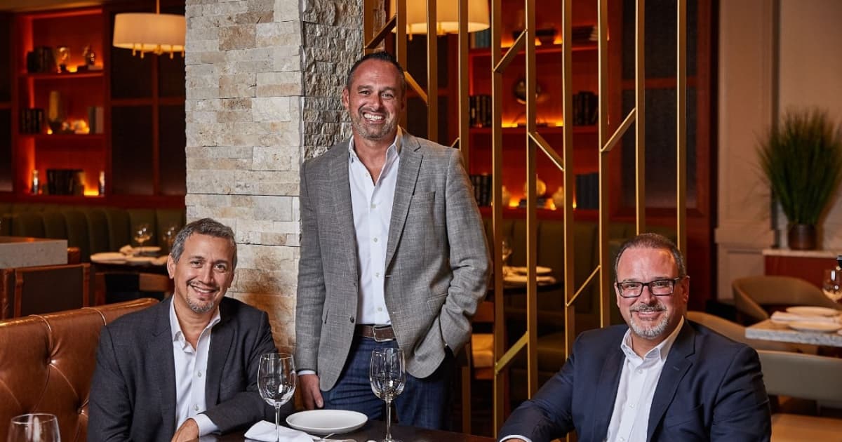 Grove Bay Hospitality Group, led by two FIU alumni, collaborate to provide scholarships for hospitality students - Vimarsana News