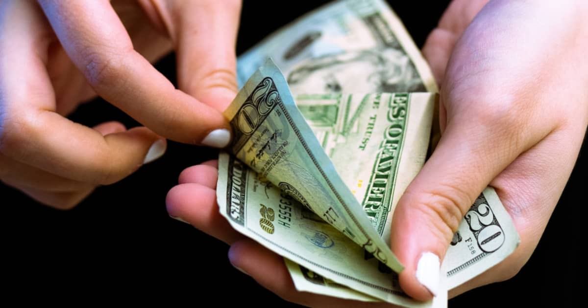 Students, is financial wellness on your mind for 2023? Start the new year off right with these tips - Vimarsana News