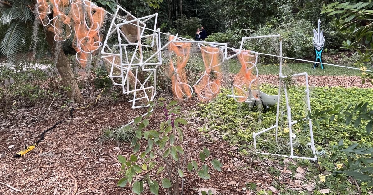 Harmony for humans and insects: Architecture students create sustainable art for garden visitors and pollinators - Vimarsana News