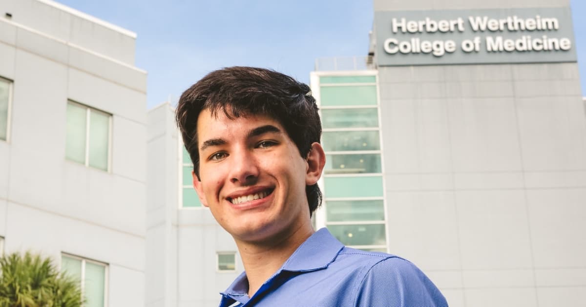 Class of 2029: Sebastian Lopez, eye doctor in the making | FIU News