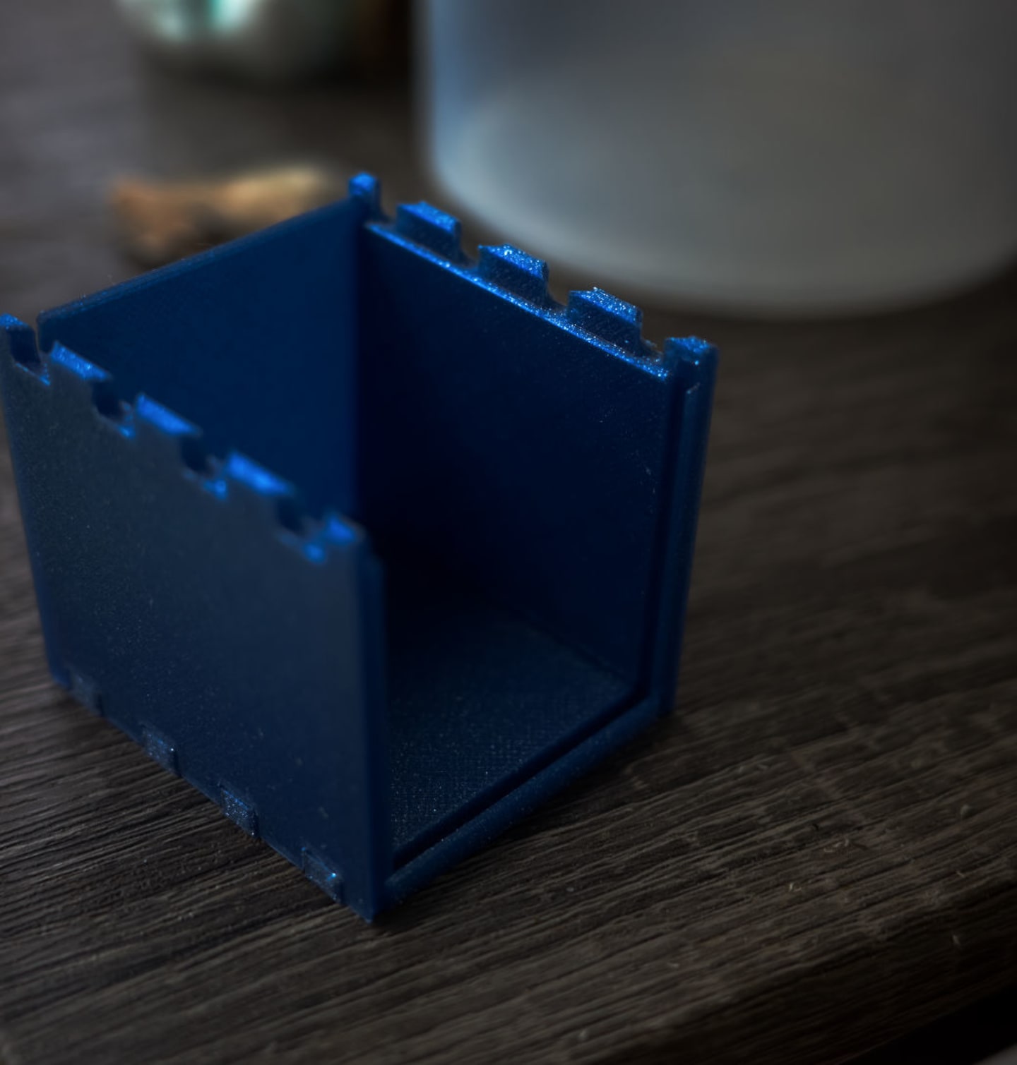 photo of the box from the side view