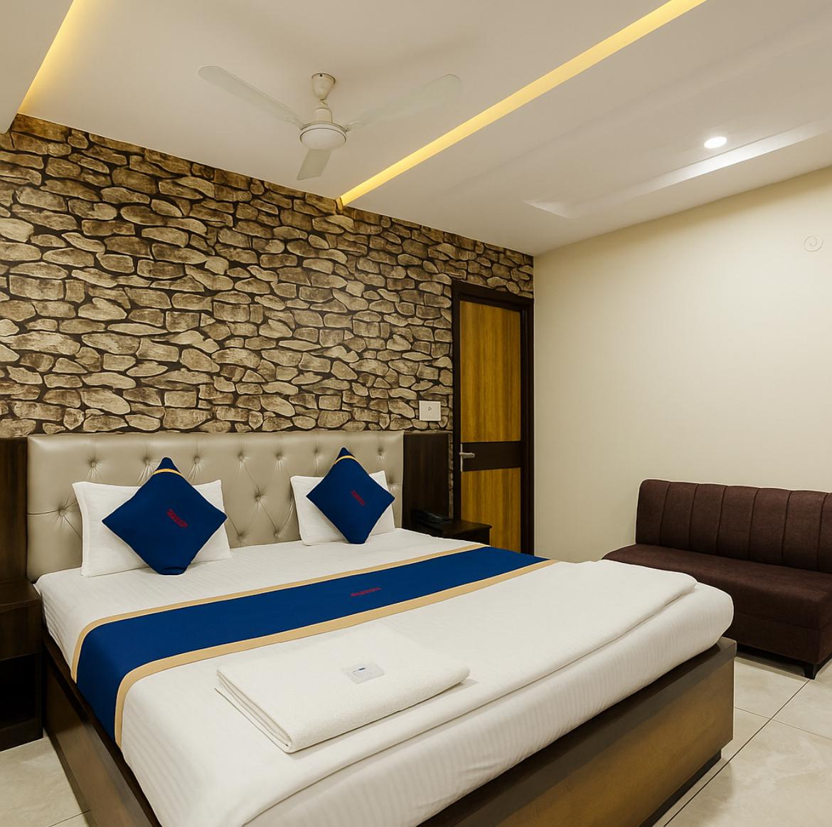 Royal Room - Image 1