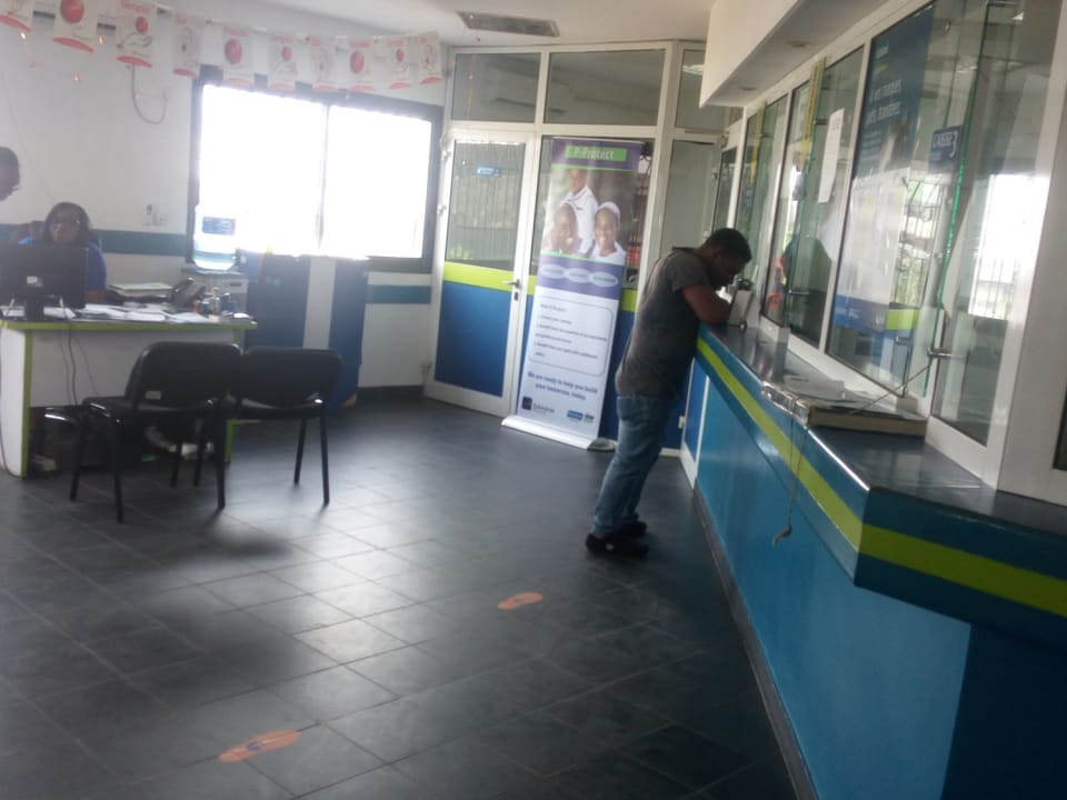 Un bureau d'agence PASL vu depuis le comptoir