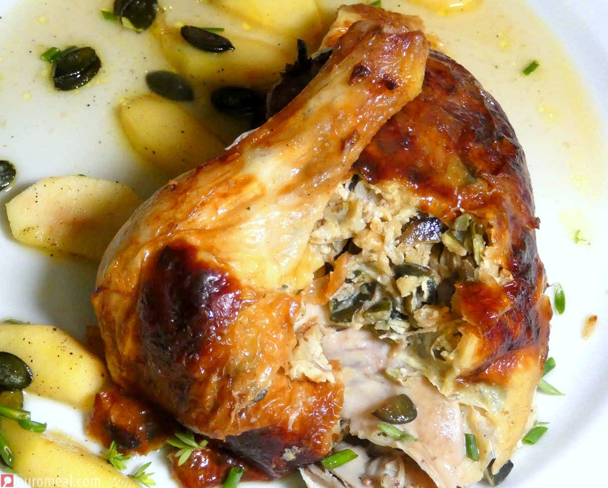 Brathuhn mit Apfel - Kürbiskernfüllung - euromeal.com