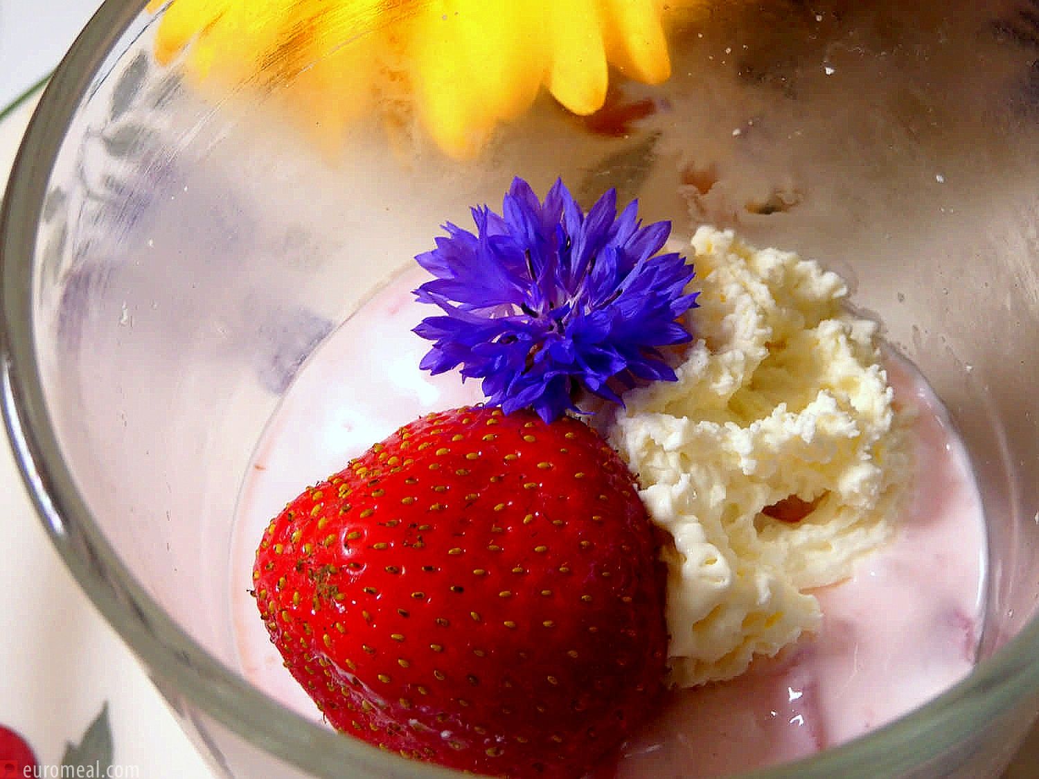 Erdbeeren mit Rahm
