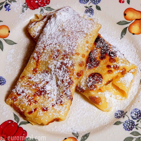Apfelpalatschinken- Pfannkuchen mit Apfelfüllung