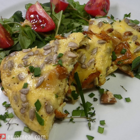 Pfifferlingfrittata mit Sonnenblumenkernen
