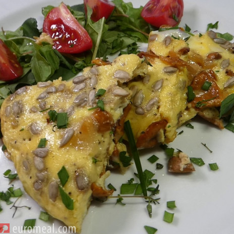 Eierschwammerlfrittata mit Sonnenblumenkernen