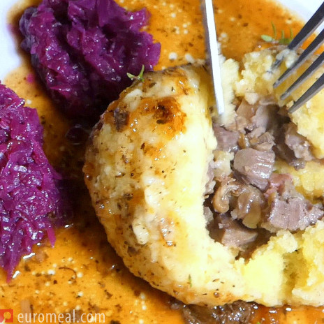 Kartoffelknödel mit Gänsefleischfüllung